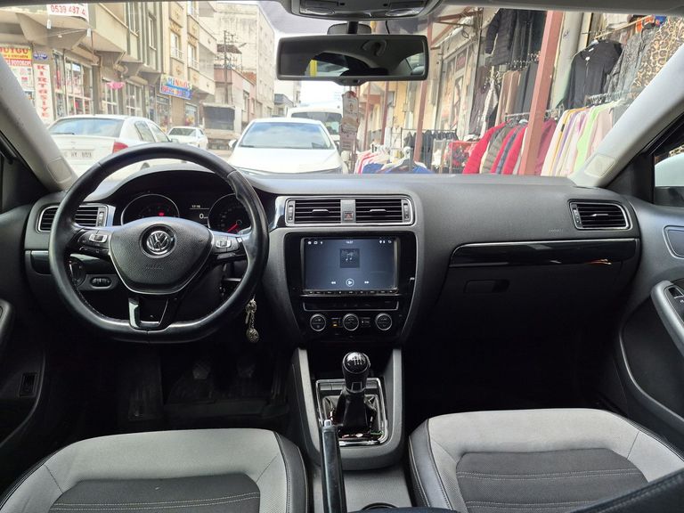 VOLKSWAGEN JETTA