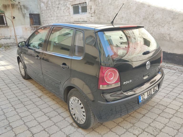 VOLKSWAGEN POLO