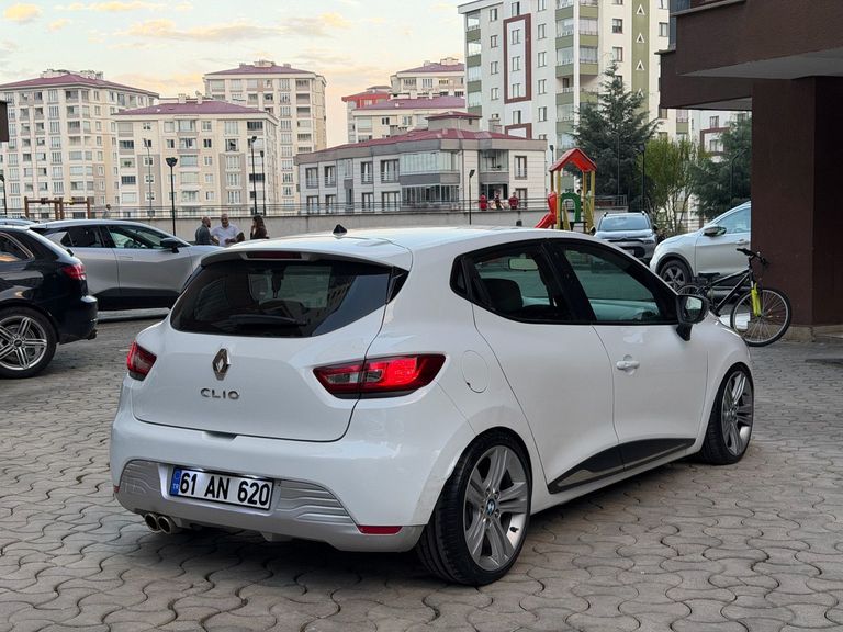 RENAULT CLIO