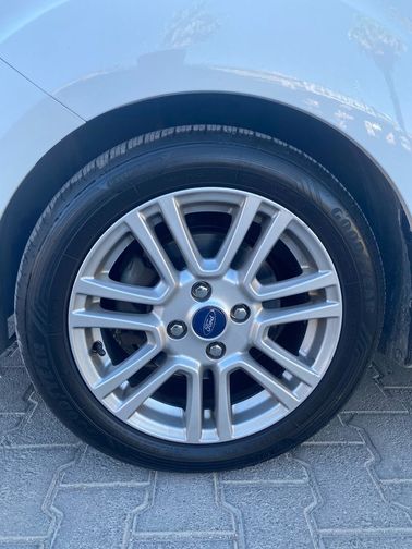 FORD TOURNEO COURIER