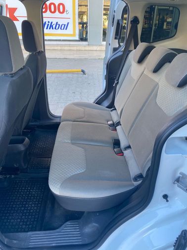 FORD TOURNEO COURIER