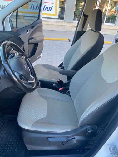 FORD TOURNEO COURIER