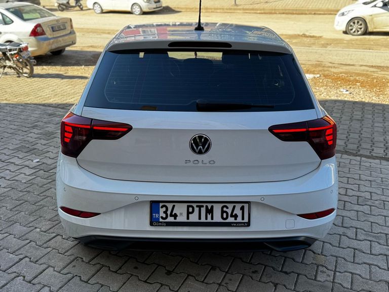 VOLKSWAGEN POLO