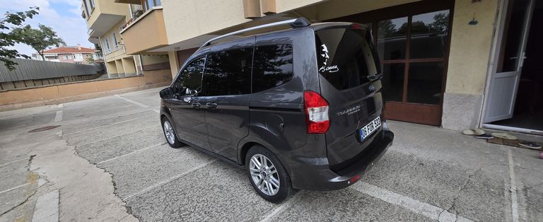 FORD TOURNEO COURIER