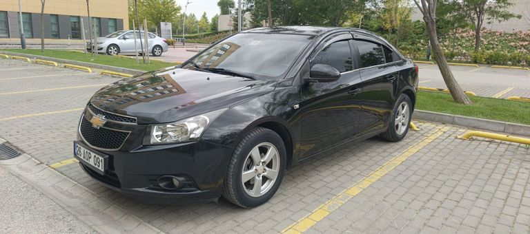 CHEVROLET CRUZE