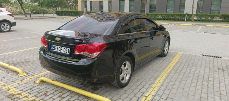 CHEVROLET CRUZE