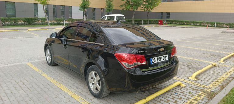 CHEVROLET CRUZE