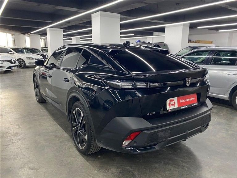PEUGEOT 408