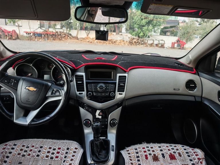 CHEVROLET CRUZE