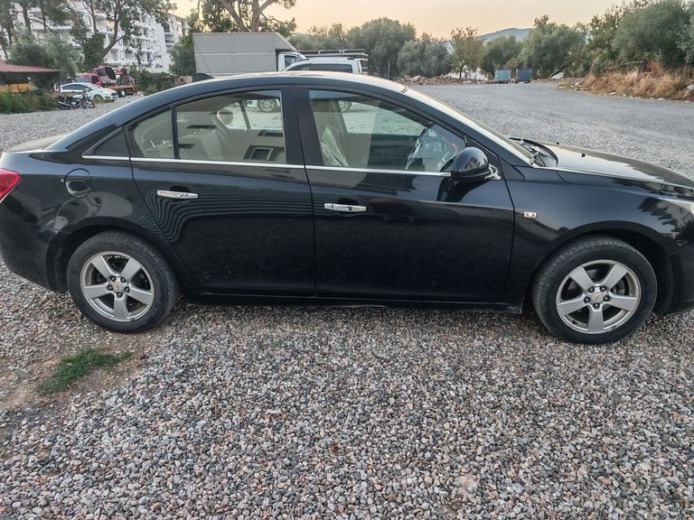 CHEVROLET CRUZE
