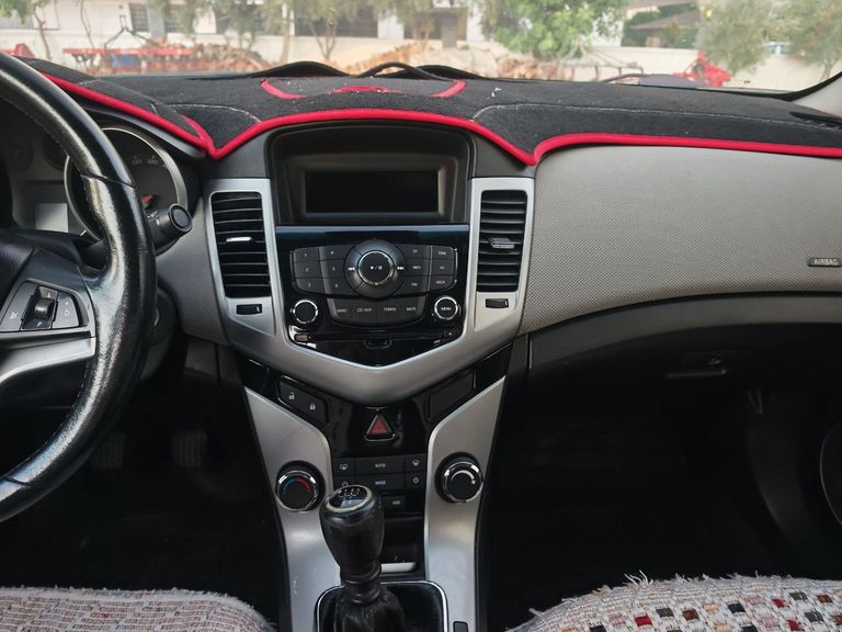 CHEVROLET CRUZE