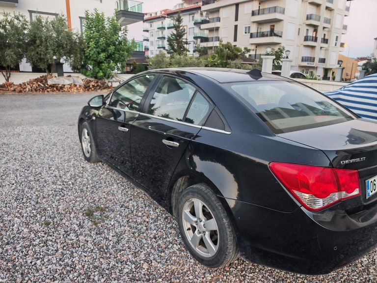 CHEVROLET CRUZE