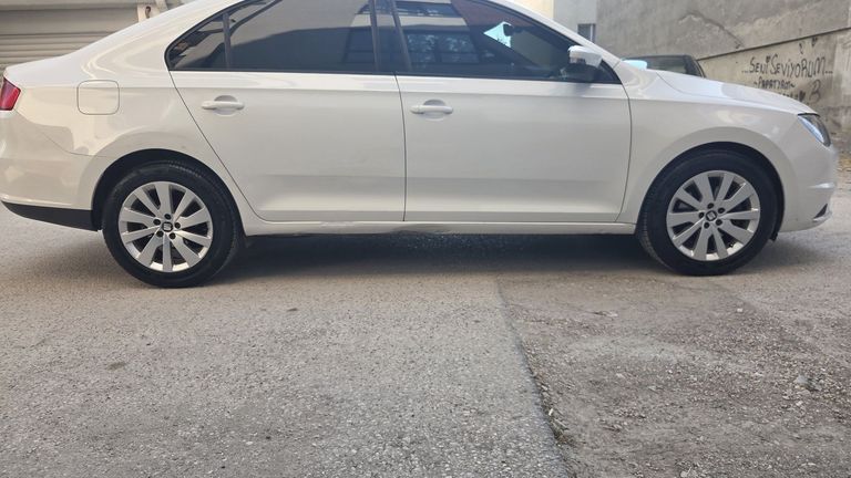 SEAT TOLEDO