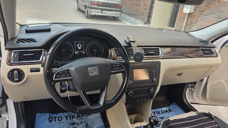 SEAT TOLEDO