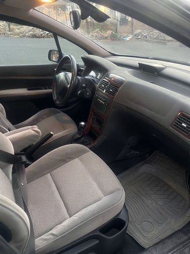 PEUGEOT 307
