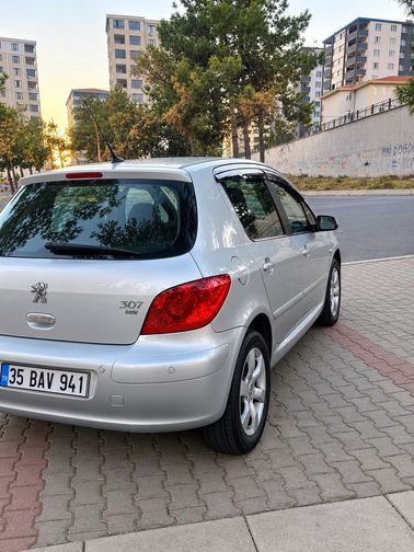 PEUGEOT 307