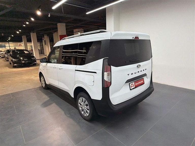 FORD TOURNEO COURIER