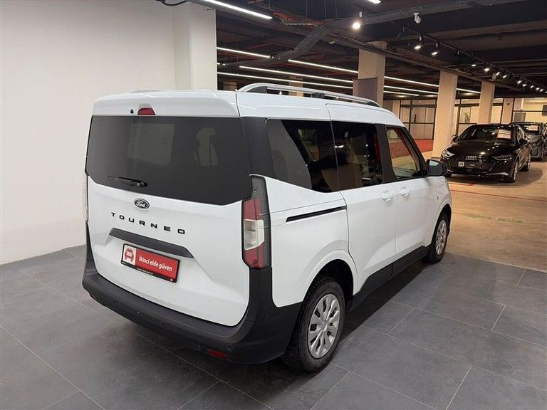 FORD TOURNEO COURIER
