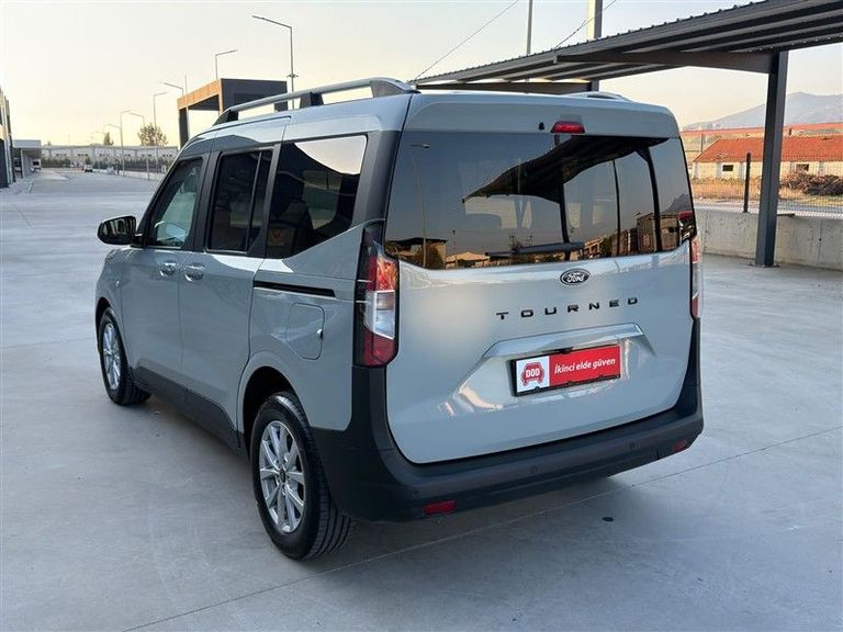 FORD TOURNEO COURIER