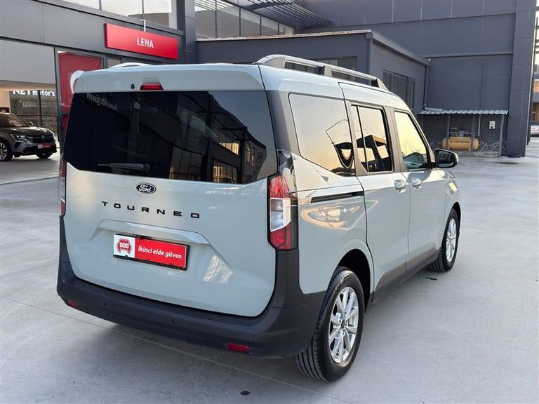 FORD TOURNEO COURIER