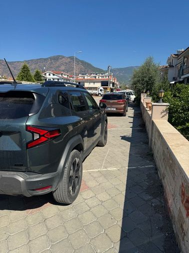 RENAULT DUSTER