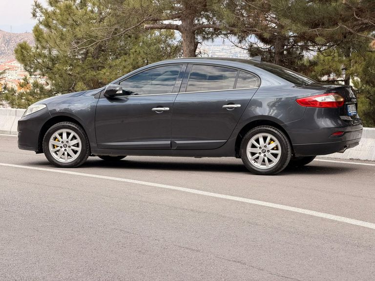 RENAULT FLUENCE