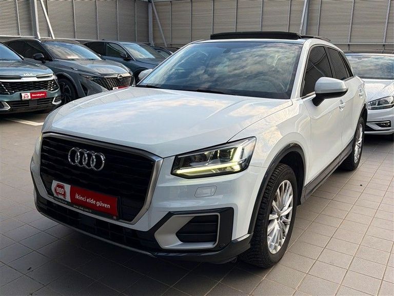 AUDI Q2
