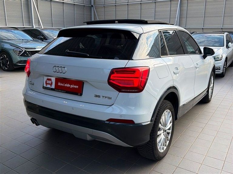 AUDI Q2
