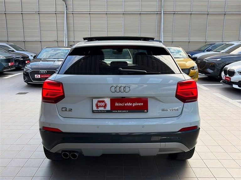 AUDI Q2