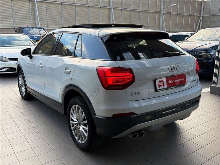 AUDI Q2