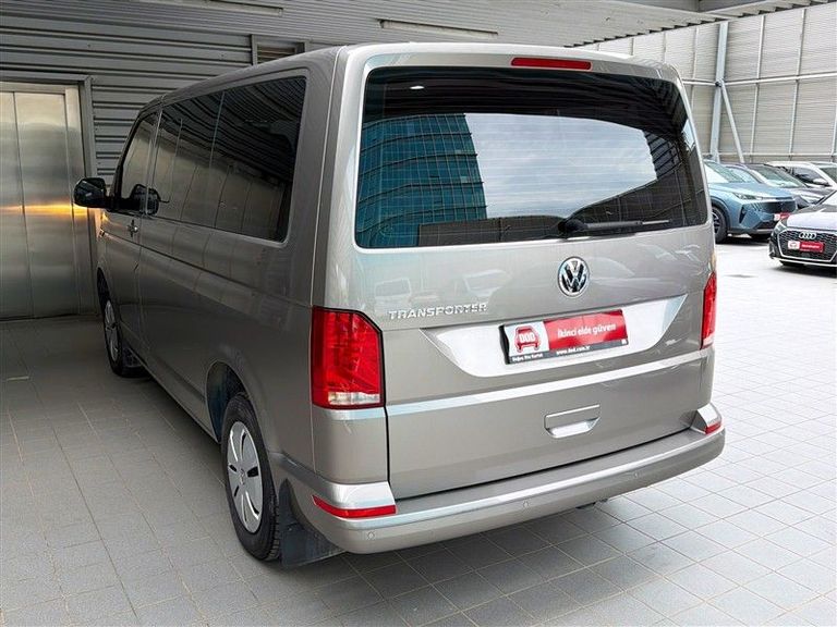 VOLKSWAGEN TRANSPORTER