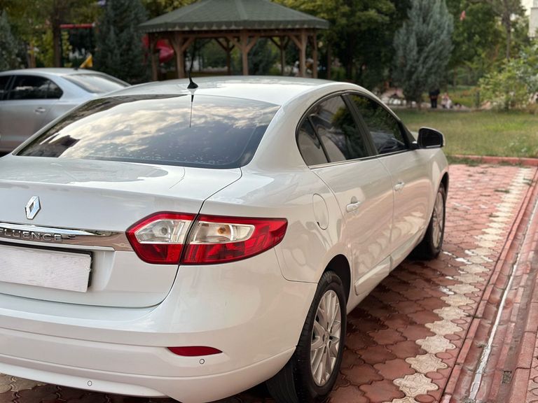 RENAULT FLUENCE