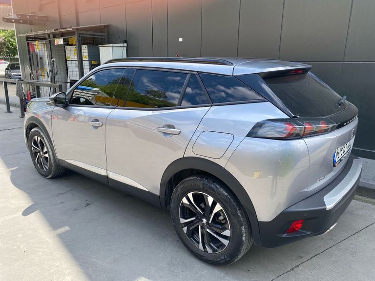 PEUGEOT 2008