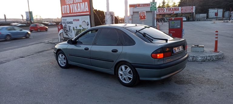 RENAULT LAGUNA