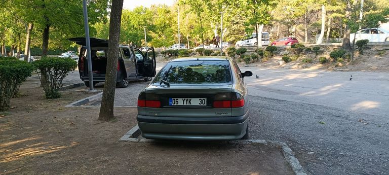 RENAULT LAGUNA