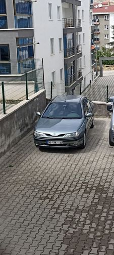 RENAULT LAGUNA