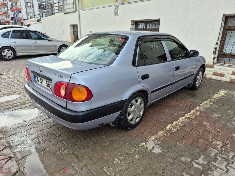 TOYOTA COROLLA