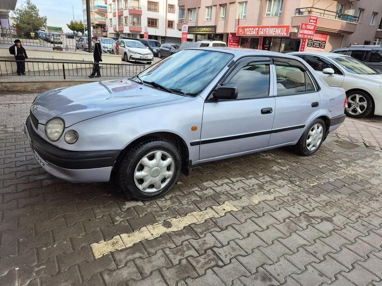 TOYOTA COROLLA
