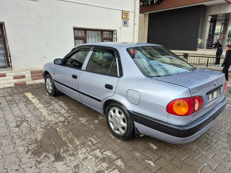 TOYOTA COROLLA