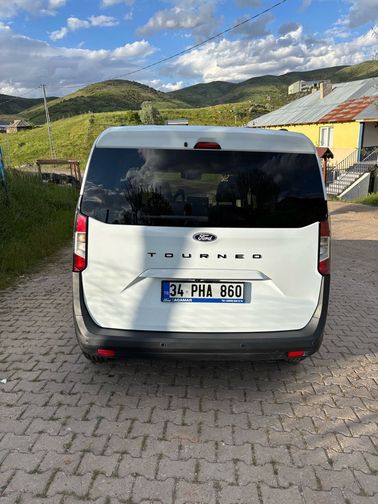 FORD TOURNEO COURIER