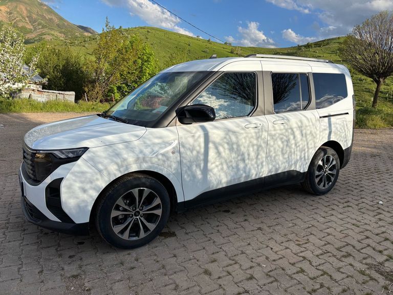 FORD TOURNEO COURIER