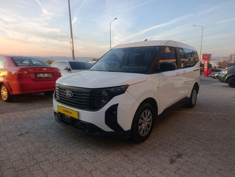 FORD TOURNEO COURIER