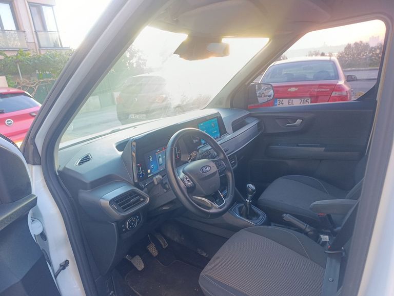 FORD TOURNEO COURIER