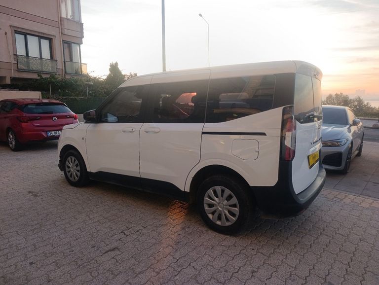 FORD TOURNEO COURIER