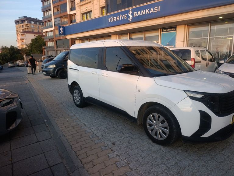FORD TOURNEO COURIER