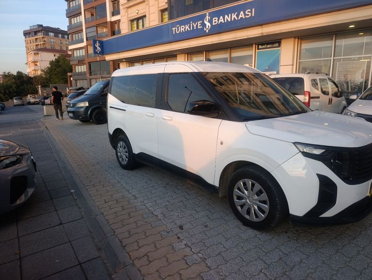 FORD TOURNEO COURIER
