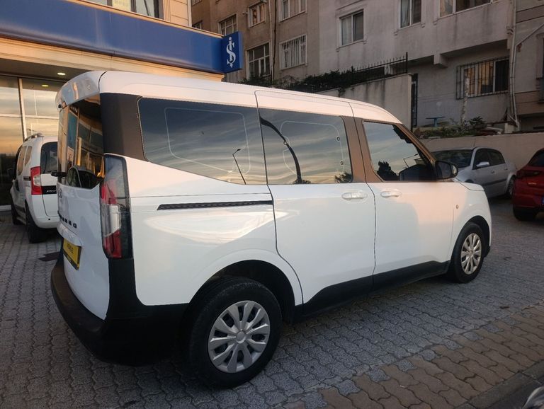 FORD TOURNEO COURIER