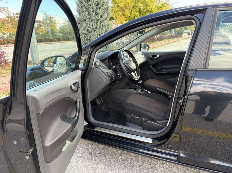 SEAT IBIZA