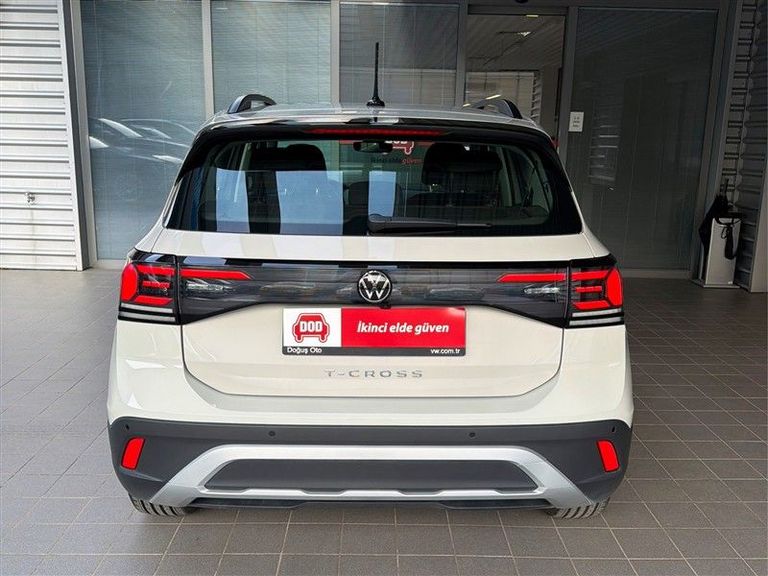 VOLKSWAGEN T-CROSS