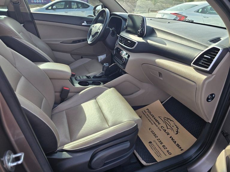 HYUNDAI TUCSON
